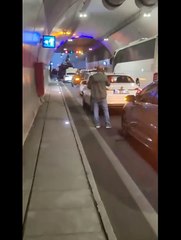 Trabzon’da yağmur hayatı felç etti. Tünel kapandı araçlar mahsur kaldı