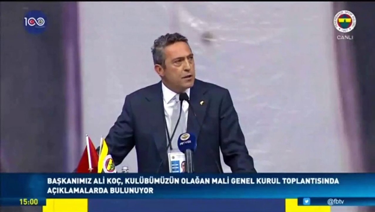 Ali Koç Fenerbahçe kongre üyesi ile tartışma yaşadı. Verdiği cevap sosyal medyada gündem oldu