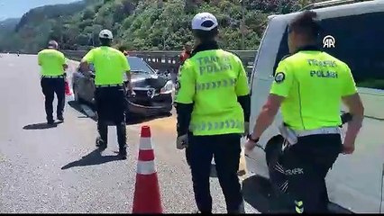 İstanbul yönü ulaşıma kapandı. 3 farklı noktada zincirleme kaza