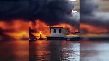 Marinadaki tekneler alev alev yandı
