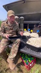 Ukraynalı askerler Rusya'daki darbe girişimini patlamış mısır yiyerek izlediler