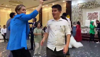 Bünyamin Gezer'in katıldığı düğündeki performansı dikkat çekti