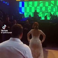 Gelin düğünde damadın önünde twerk yaptı. Bu video TikTok’u yıktı geçti