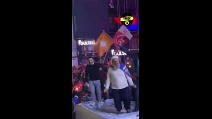 Erdoğan kazanınca disko oynayan sarıklı amca 'Nefsime uydum' dedi. Sosyal medya anında cevap verdi