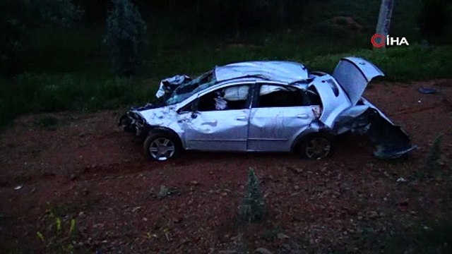 Lastiği patlayan otomobil takla attı