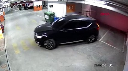 Peruk taktılar gözlükle kamufle olmaya çalıştılar ama polisten kurtulamadılar