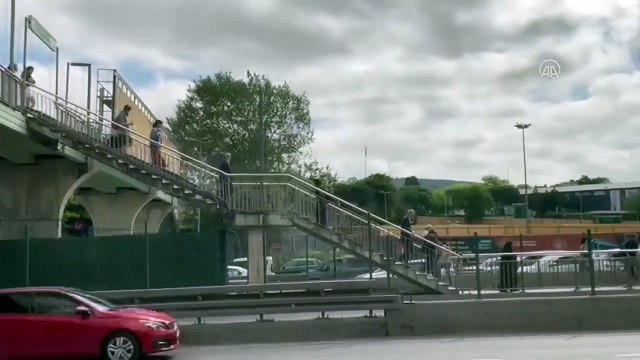 15 Temmuz Şehitler Köprüsü'nde metrobüs arızası