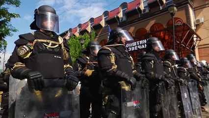 Sırplar Kosova'nın kuzeyinde protesto düzenledi