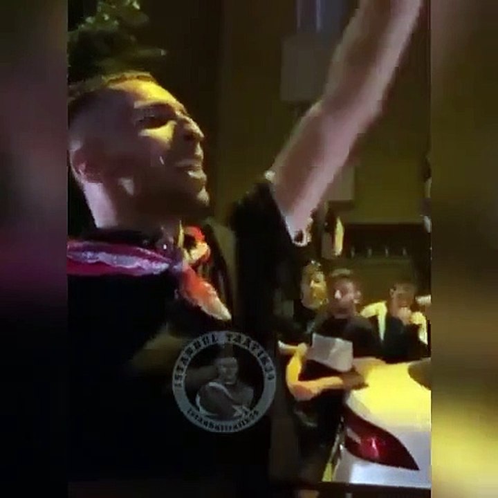 Olmaz olsun böyle asker eğlencesi. Mahalle ortasında rast gele ateş açtı