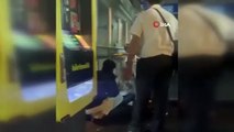 Metrobüs durağında taciz iddiası ortalığı karıştırdı. Şüpheliyi tekme tokat dövdüler