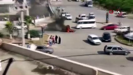 Otomobile çarpan motosiklet yandı