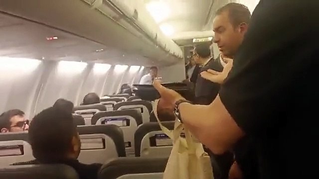 Bakan Nebati ile yolcular arasında uçakta tartışma çıktı. ‘Seçimi AK Parti kazandı, Cumhurbaşkanı Erdoğan kazandı hazmedin’