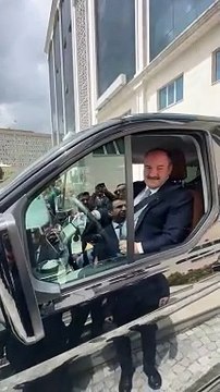 Seçimlerde Togg'dan inmeyen Mustafa Varank devir teslim sonrası Ford marka aracıyla bakanlıktan ayrıldı