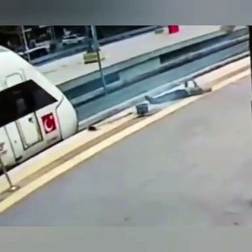 Yüksek Hızlı Tren hattında fırçayla temizlik yaptırılan işçi yüksek gerilime kapıldı. Kim verecek bunun hesabını?