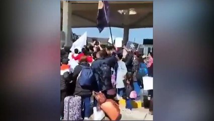 Pakistanlılar Avrupa'ya geçmek için Kapıkule Sınır Kapısı'nda isyan çıkardı. Açın kapıları gitsinler