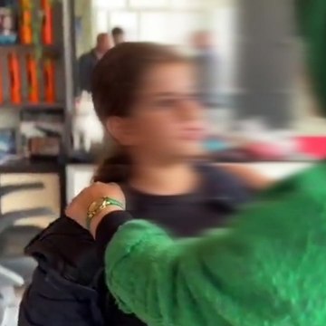 CHP’li vekil esnaf gezisinde duyduklarına şok oldu. Küçücük çocuğun beynini böyle yıkamışlar