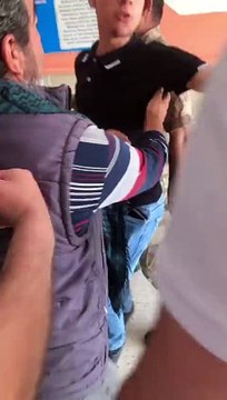 AKP’liler CHP'lilere saldırdı. Mevsimlik işçilerin yerine toplu oy kullandılar: Avukat değil istersen Allah ol