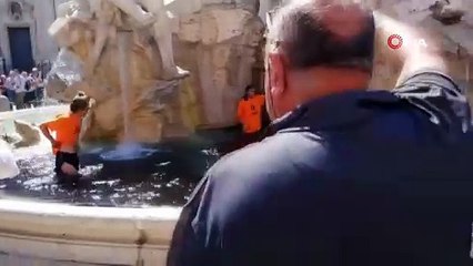 İklim aktivistlerinden Roma’daki Dört Nehir Çeşmesi'ne saldırı
