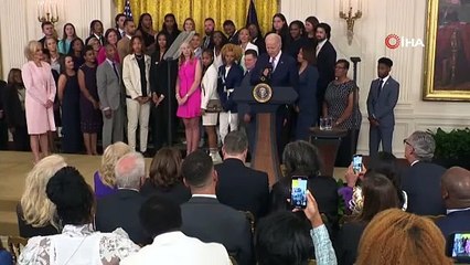 Biden’ın konuşma yaptığı sırada basketbol oyuncusu yere yığıldı