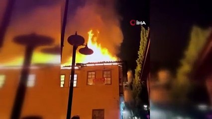 22 milyon liraya satışta olan tarihi bina kül oldu