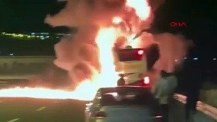 Ankara'da yolcu otobüsü alev alev yandı