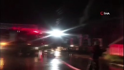 Tavuk fabrikası alev alev yandı