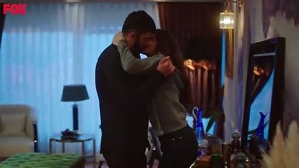Demet Özdemir'in Adım Farah dizisindeki yatak sahnesi olay oldu