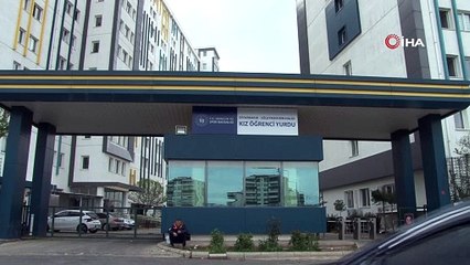 Depremin dehşetini böyle aktardı: Binalar gözümüzün önünde kum gibi dökülüyordu