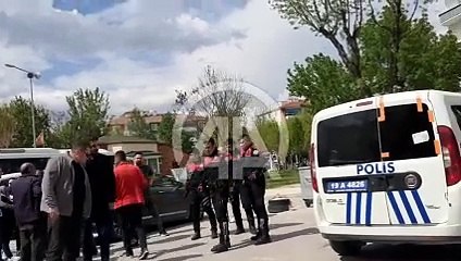 İki grubun bıçaklı sopalı kavgasında 2 kişi yaralandı