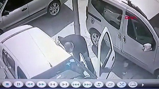 Tamir ederken patladı! Aracın içi bembeyaz oldu…