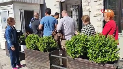 Kosova'da Türk vatandaşları sandık başına gitmeye başladı