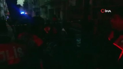 Malatya'da ağır hasarlı 4 katlı bina çöktü. Enkaz altında kalan kişinin cenazesine ulaşıldı