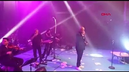 AKP’nin düzenlediği konserde yangın çıktı. Bakan Nebati apar topar alandan kaçırıldı