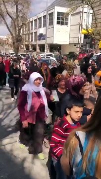 Muharrem İnce'ye imza vermek için gelen AKP'li ablalar teyzeler sosyal medyayı salladı