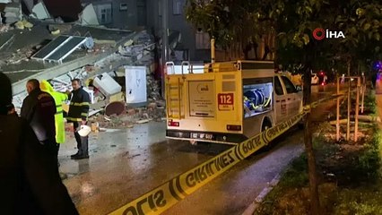 Adıyaman'da yağmur sonrası depremde ağır hasar alan 4 katlı bina çöktü