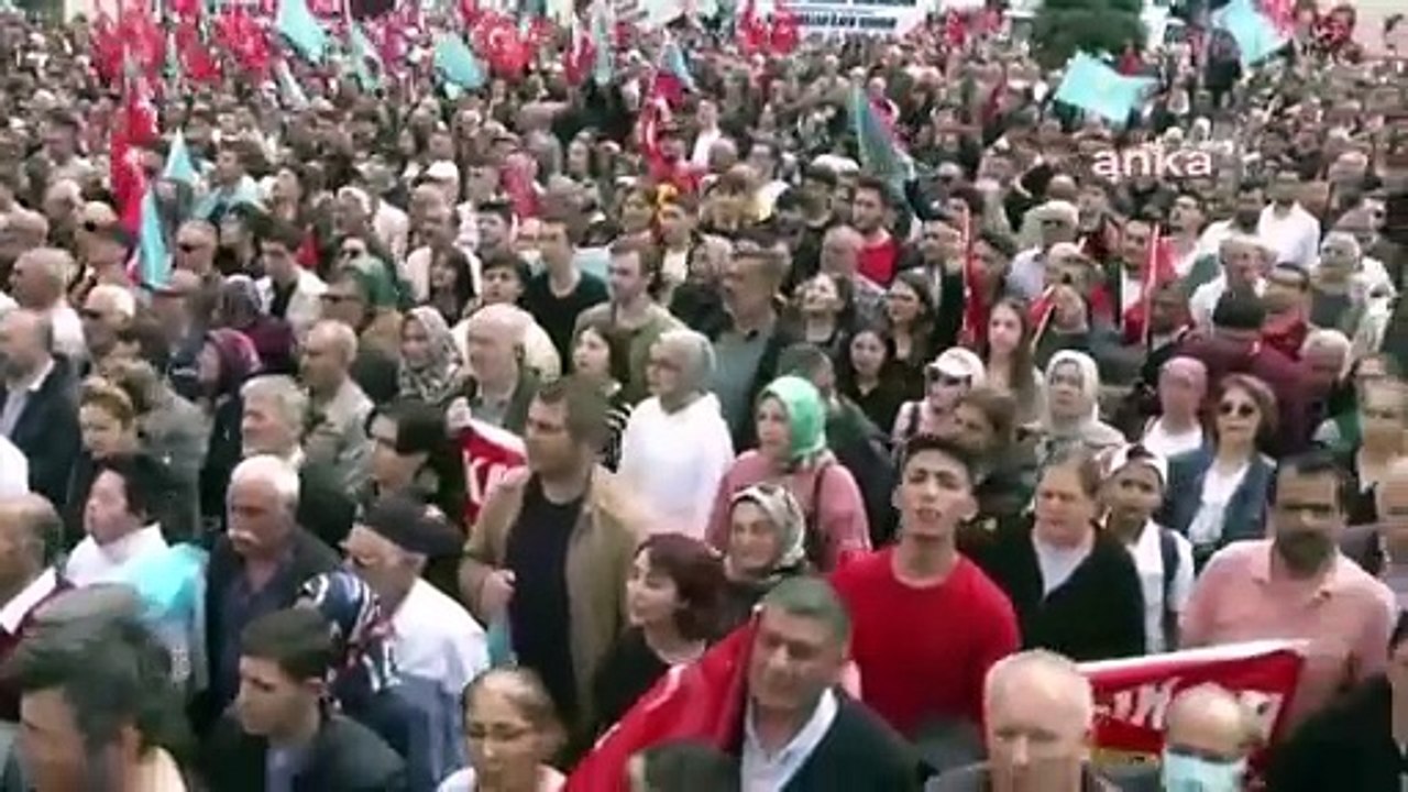 Akşener'den Cumhur İttifakı'nın kalesinde gövde gösterisi. Miting alanı on binlerle doldu taştı