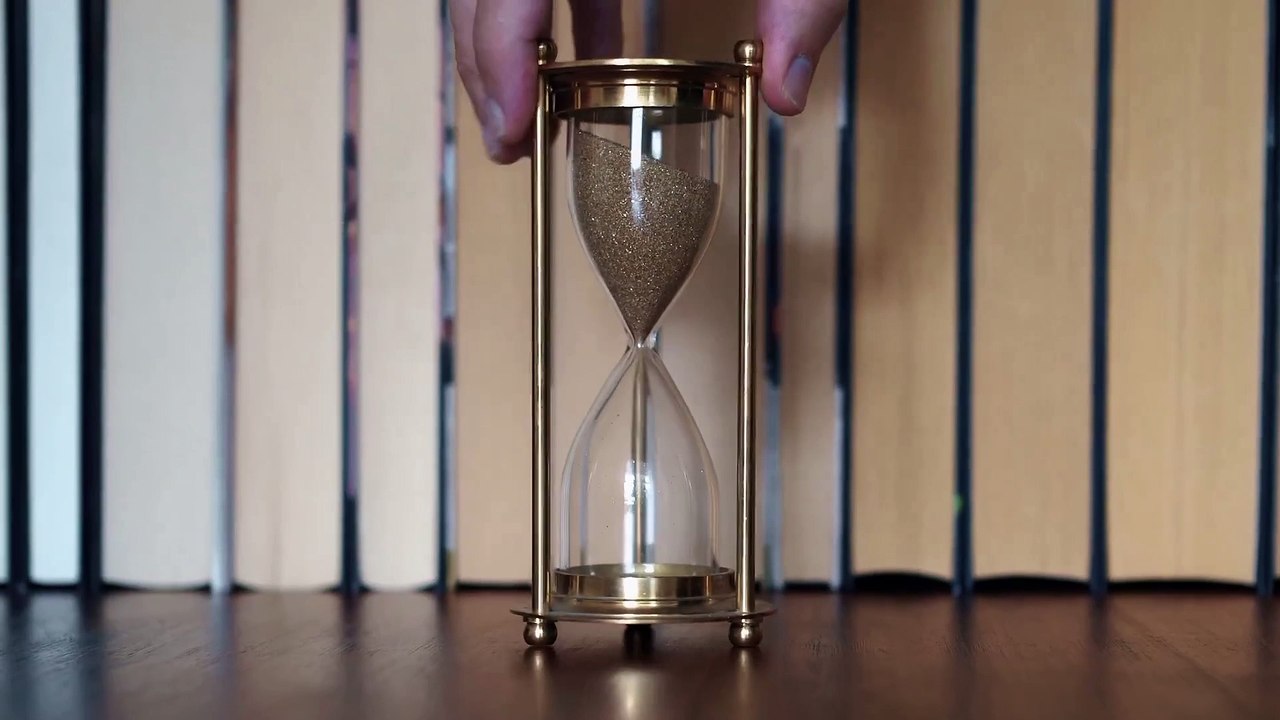 Şarkıcı Sıla ve İlker  Kaleli'nin başlattığı 'Bir Elimden Sen Tut' kampanyası hayata geçti