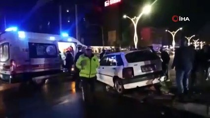 İki otomobilin karıştığı kazada yaralılar var