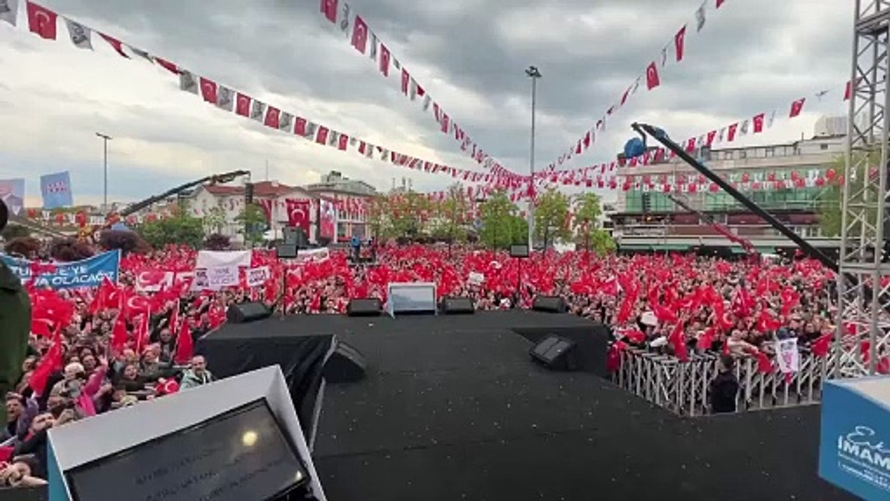 İmamoğlu’na Yalova’da sevgi seli. Bizim olduğumuz yerde iş olur, icraat olur, çözüm olur, proje olur!