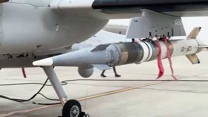 AKINCI İHA-230 füzesi ile 140 kilometreden tam isabet vurdu