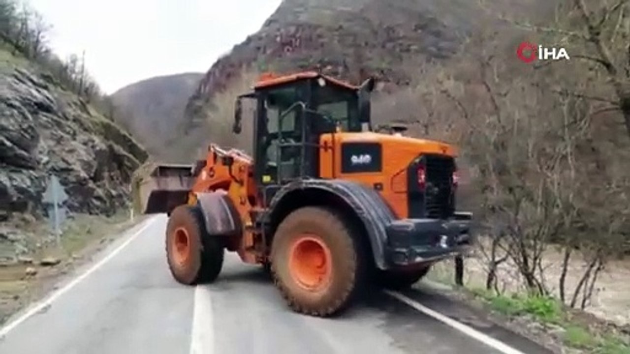 3 gündür kapalı olan Tunceli-Ovacık yolu ulaşıma açıldı