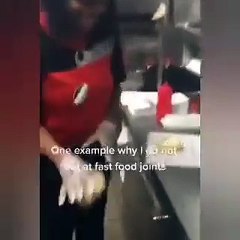 Ünlü hamburgercide mide bulandıran görüntü