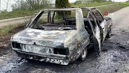 Alev alev yanan otomobil hurda yığınına döndü