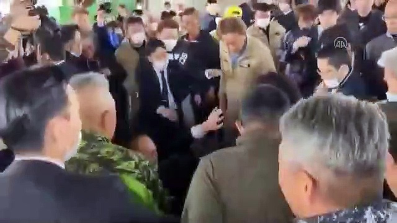 Japonya Başbakanı’nın programında patlama sesi. İşte o panik dolu anlar