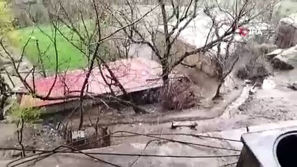 Batman'a ceviz büyüklüğünde dolu yağdı