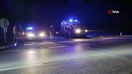 TIR ile otomobil kavşakta çarpıştı