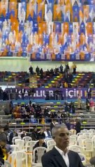 Şanlıurfa'da Bekir Bozdağ'a soğuk duş. Boş koltuklara konuştu