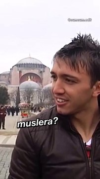 Sultanahmet'te Muslera ile karşılaşan taraftar şok oldu. 11 yıl önceki video gündem oldu