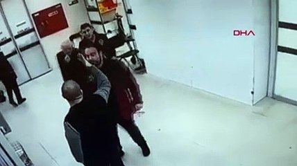 Hastanede kırmızı alan dayağı. Güvenlik görevlisini darp ettiler