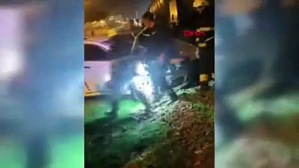 Otomobil yük trenine çarptı: 3 yaralı